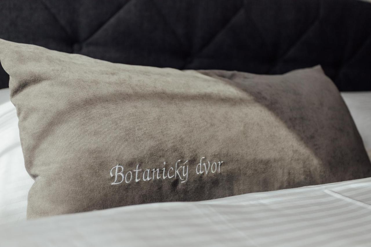 Aparthotel Botanicky Dvor à Banská Štiavnica Extérieur photo