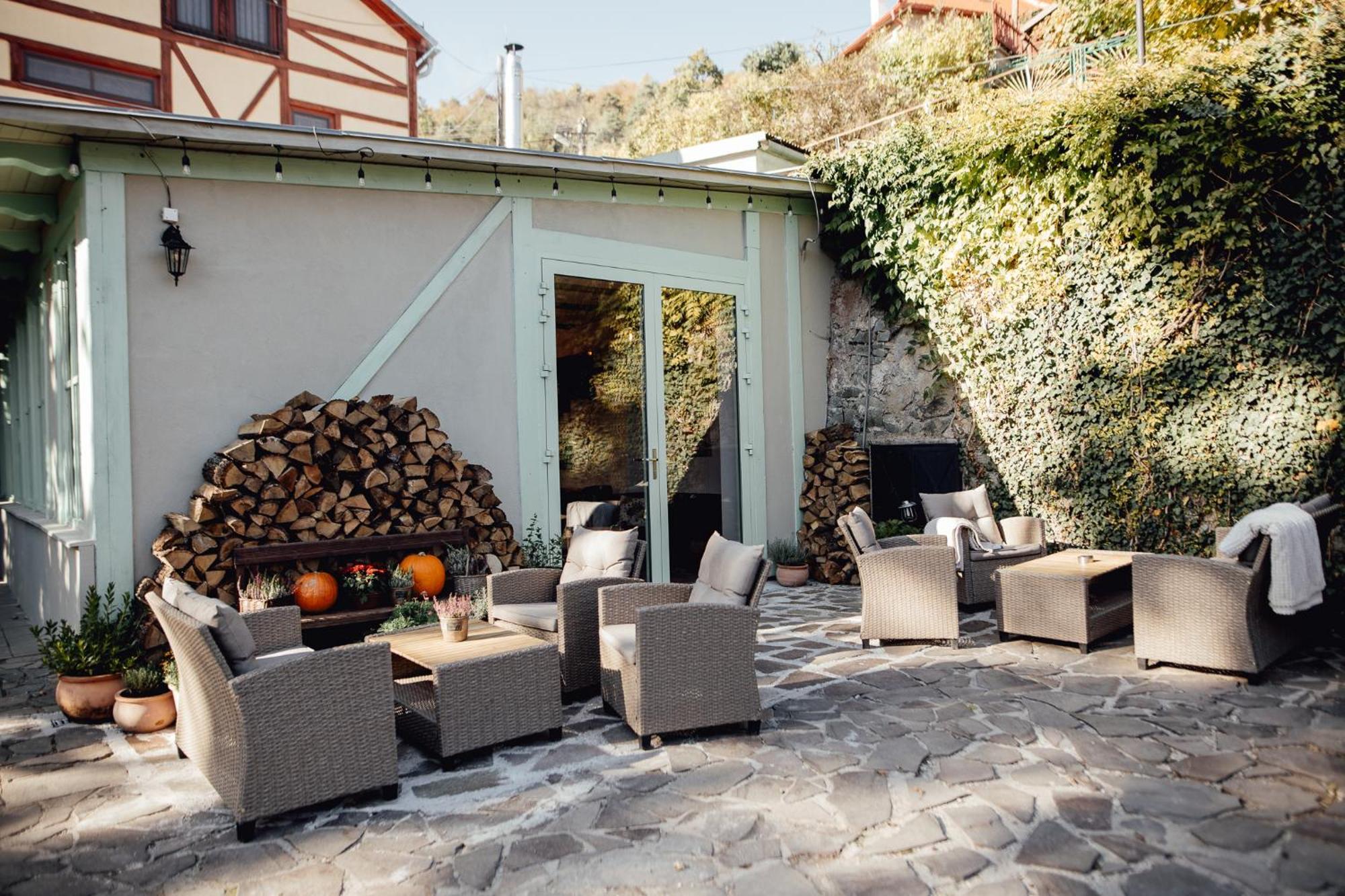 Aparthotel Botanicky Dvor à Banská Štiavnica Extérieur photo